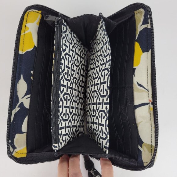 Vera Bradley Dogwood Print Floral Quilted Wallet With Zipper Closure - Picture 4 of 11